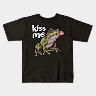 kiss me Kids T-Shirt